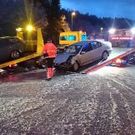 To biler får hjelp av Molde Redning AS og politiet etter bilulykke